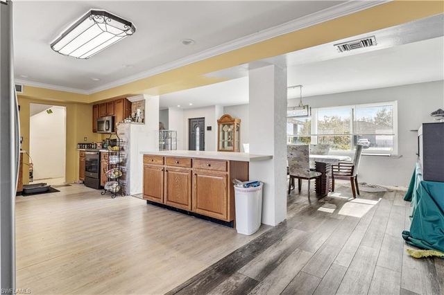 906 NE 2nd AVE, Cape Coral, FL 33909