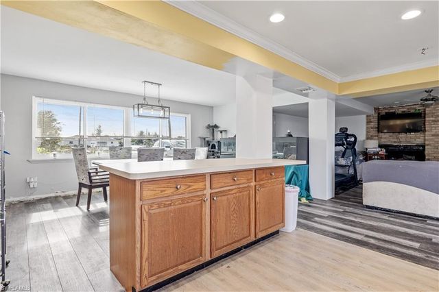 906 NE 2nd AVE, Cape Coral, FL 33909