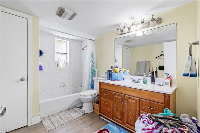 906 NE 2nd AVE, Cape Coral, FL 33909