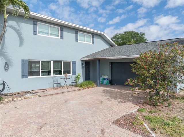 906 NE 2nd AVE, Cape Coral, FL 33909