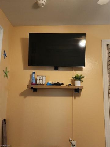 906 NE 2nd AVE, Cape Coral, FL 33909