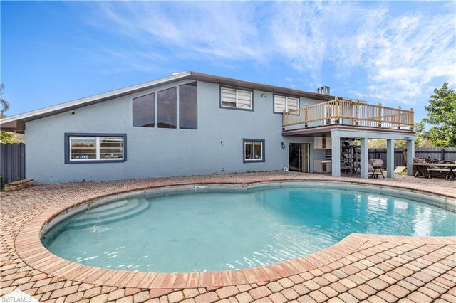 906 NE 2nd AVE, Cape Coral, FL 33909