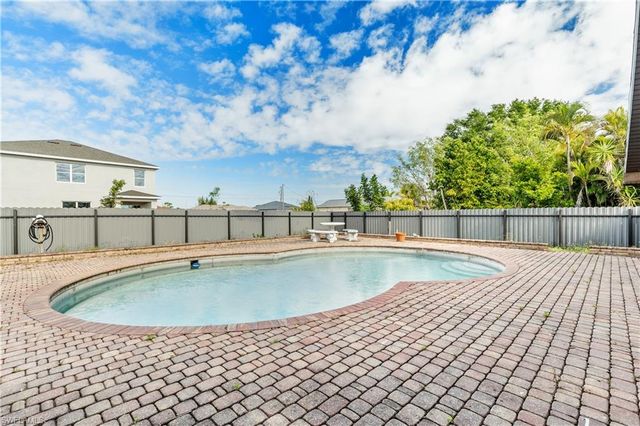 906 NE 2nd AVE, Cape Coral, FL 33909