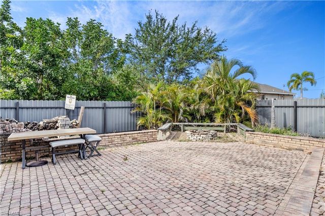 906 NE 2nd AVE, Cape Coral, FL 33909