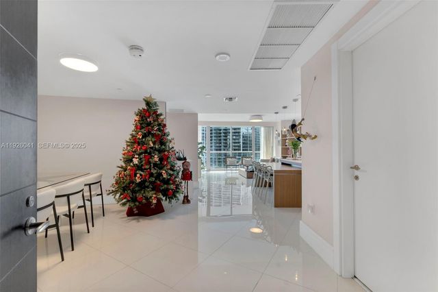 200 Biscayne Boulevard Way 3108, Miami, FL 33131