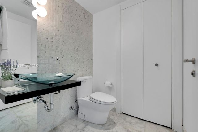 200 Biscayne Boulevard Way 3108, Miami, FL 33131