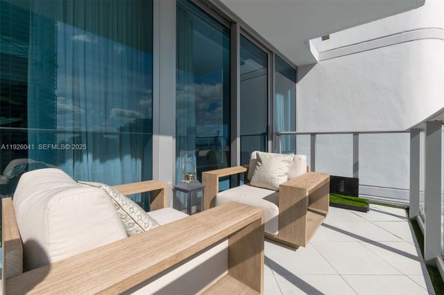 200 Biscayne Boulevard Way 3108, Miami, FL 33131