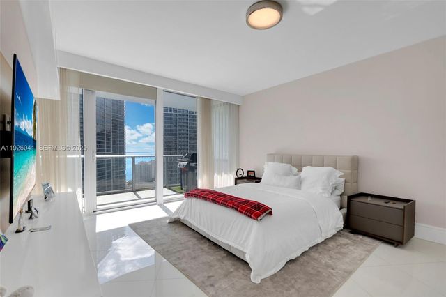 200 Biscayne Boulevard Way 3108, Miami, FL 33131