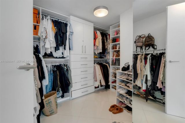 200 Biscayne Boulevard Way 3108, Miami, FL 33131