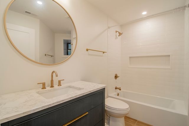 3720 N Racine Avenue 1, Chicago, IL 60613