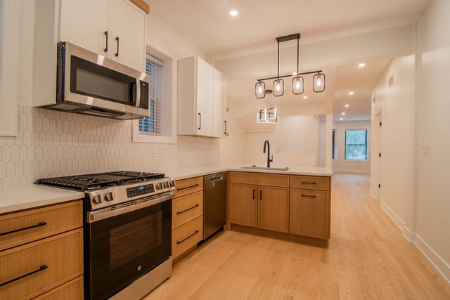 3720 N Racine Avenue 1, Chicago, IL 60613