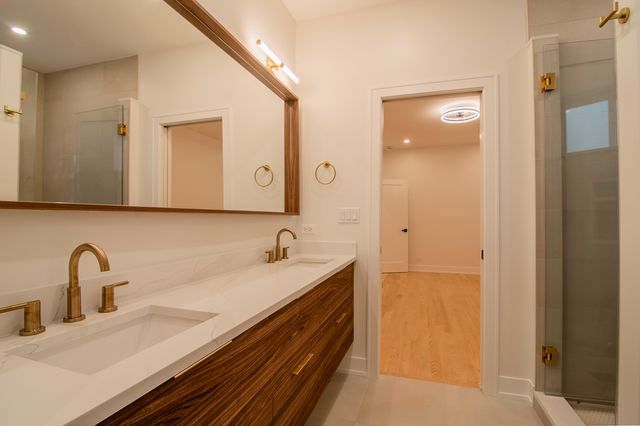 3720 N Racine Avenue 1, Chicago, IL 60613