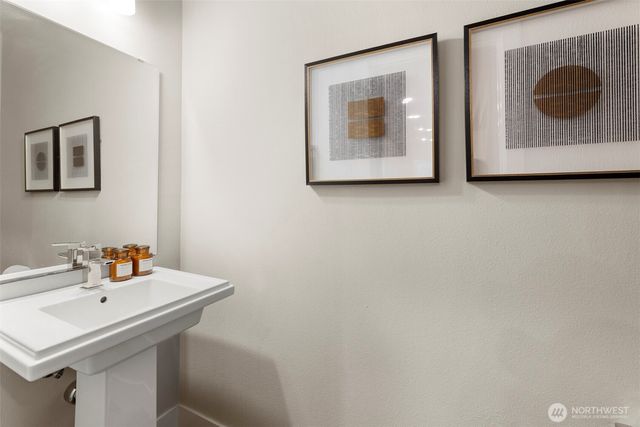 1421 184th Street SW, Lynnwood, WA 98037