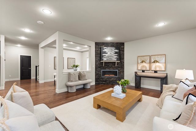 1421 184th Street SW, Lynnwood, WA 98037