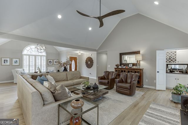 61 Hunters Way, Hoschton, GA 30548