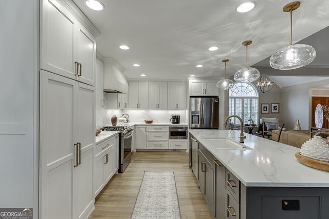 61 Hunters Way, Hoschton, GA 30548