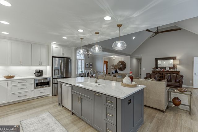 61 Hunters Way, Hoschton, GA 30548