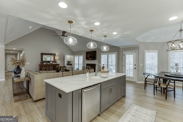61 Hunters Way, Hoschton, GA 30548