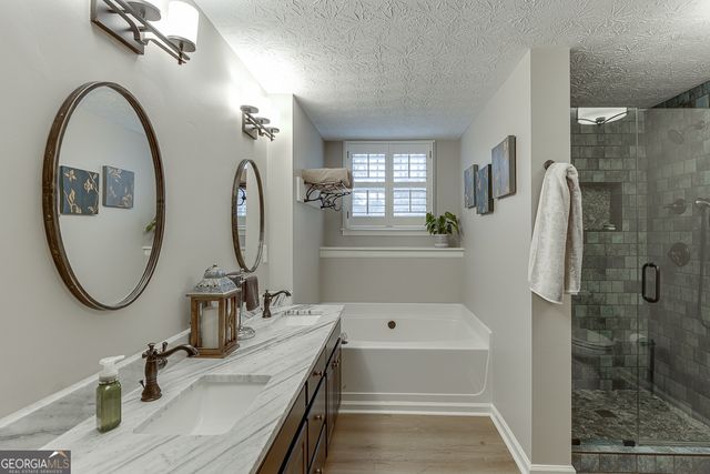 61 Hunters Way, Hoschton, GA 30548