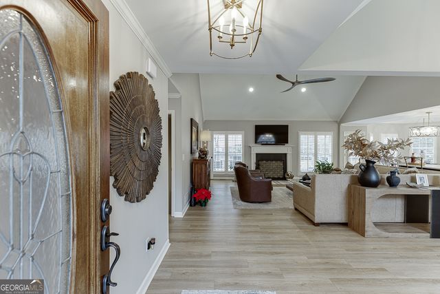 61 Hunters Way, Hoschton, GA 30548