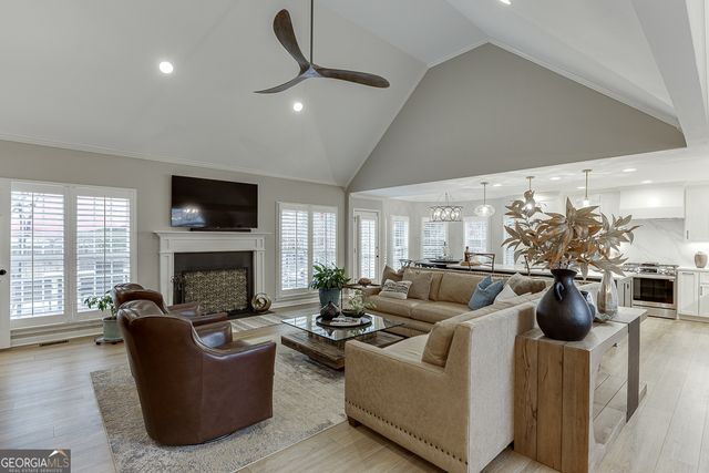 61 Hunters Way, Hoschton, GA 30548