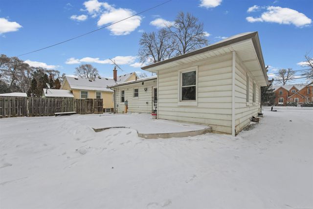 303 E Mill Street, Capac, MI 48014