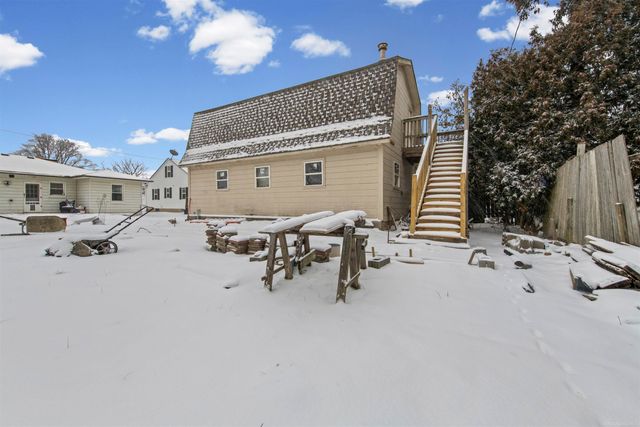 303 E Mill Street, Capac, MI 48014