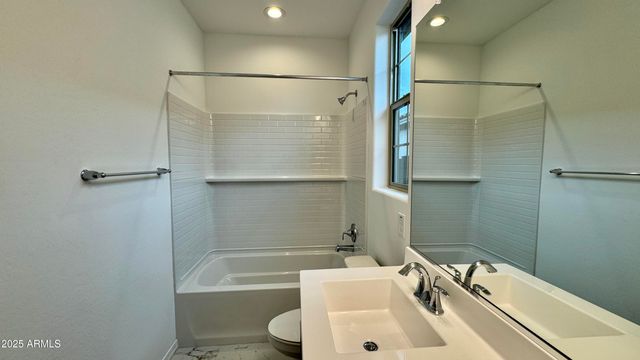 10214 W INDIANOLA Avenue, Avondale, AZ 85392