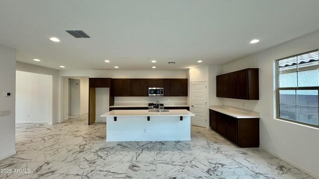 10214 W INDIANOLA Avenue, Avondale, AZ 85392