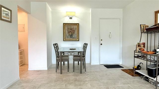 669 W Oakland Park Boulevard 220b, Oakland Park, FL 33311