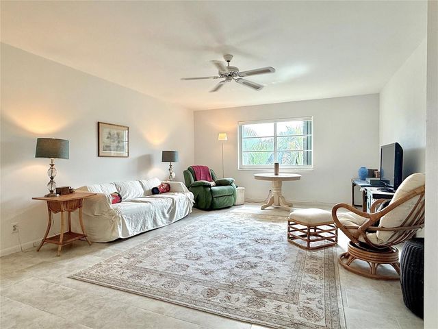 669 W Oakland Park Boulevard 220b, Oakland Park, FL 33311