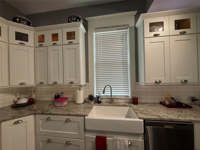 201 E Hayes Avenue, Whitney, TX 76692