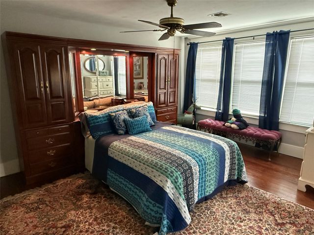 201 E Hayes Avenue, Whitney, TX 76692