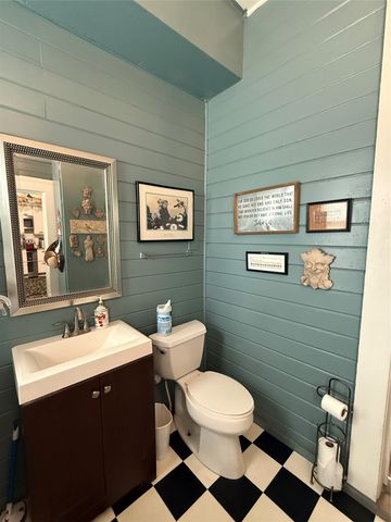 201 E Hayes Avenue, Whitney, TX 76692