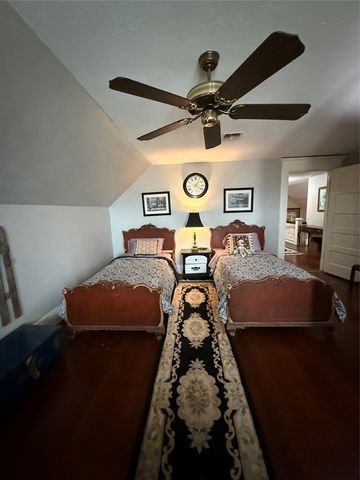 201 E Hayes Avenue, Whitney, TX 76692