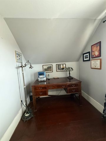 201 E Hayes Avenue, Whitney, TX 76692