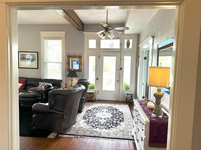 201 E Hayes Avenue, Whitney, TX 76692