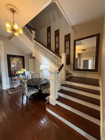 201 E Hayes Avenue, Whitney, TX 76692