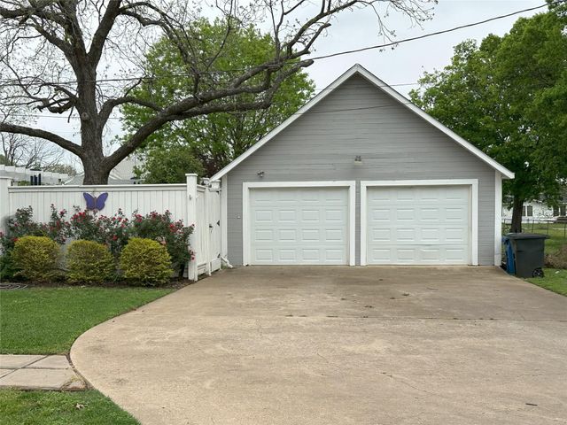 201 E Hayes Avenue, Whitney, TX 76692