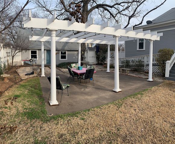 201 E Hayes Avenue, Whitney, TX 76692