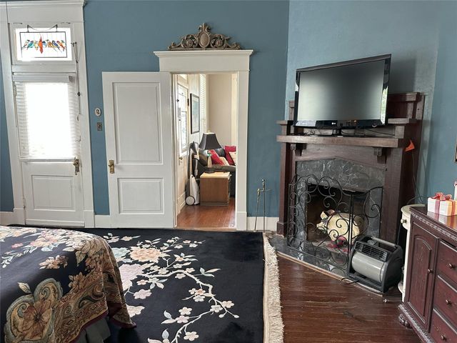 201 E Hayes Avenue, Whitney, TX 76692