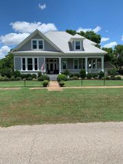 201 E Hayes Avenue, Whitney, TX 76692