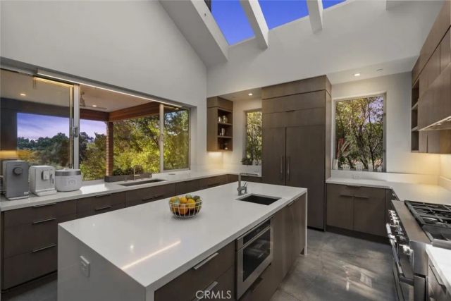18177 Knoll Hill, Granada Hills, CA 91344