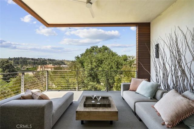 18177 Knoll Hill, Granada Hills, CA 91344