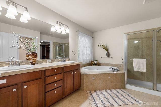 4882 SW Kenmore Court, Port Orchard, WA 98367