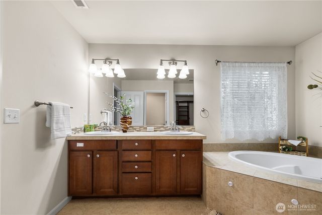 4882 SW Kenmore Court, Port Orchard, WA 98367