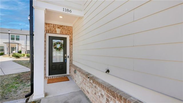 1186 Arrowlake Road SW, Marietta, GA 30064