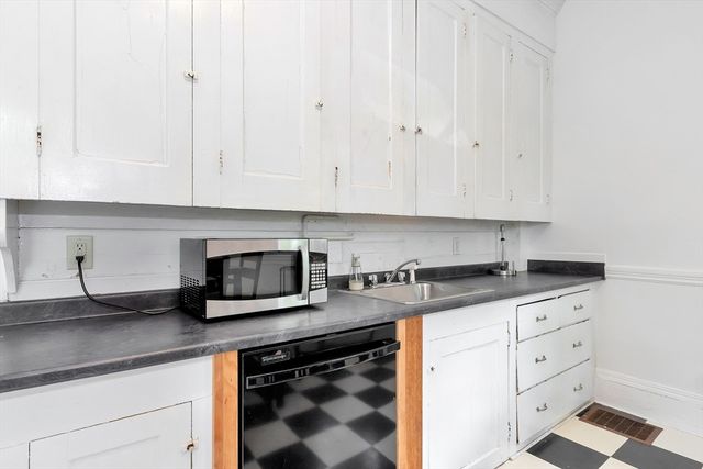 462 Park Drive, Boston, MA 02215