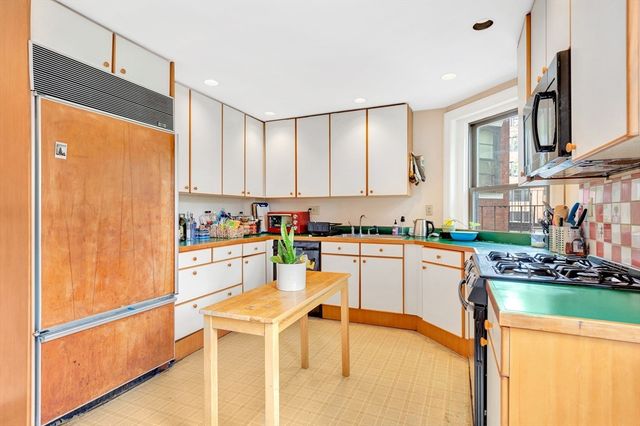 462 Park Drive, Boston, MA 02215