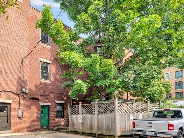 462 Park Drive, Boston, MA 02215